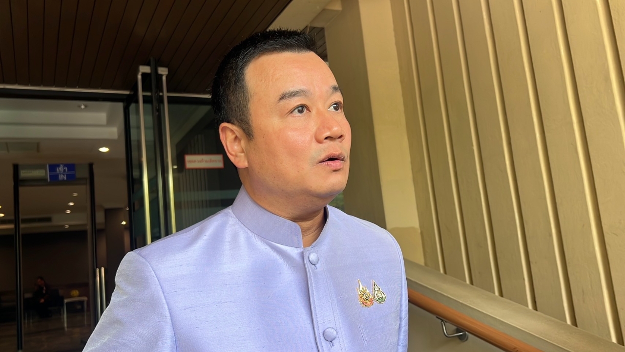 "สรวงศ์" รับ สส. เพื่อไทยไหลข้ามขั้วจริง แย้มคุยหลังบ้านกับ ปชน.อยู่ 