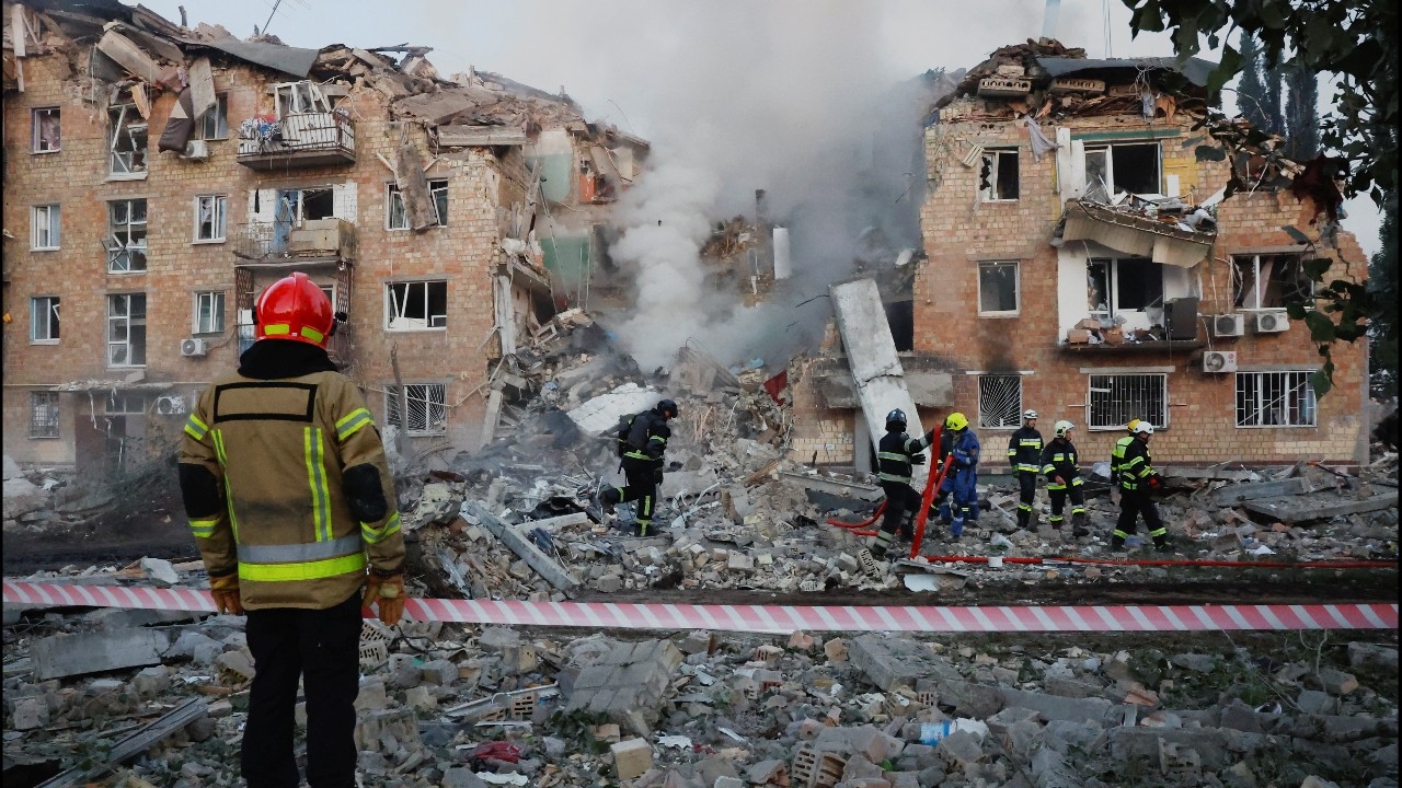 ขีปนาวุธรัสเซียถล่มกรุงเคียฟ ดับ 12 ศพ รวมเด็ก 3 ราย บาดเจ็บกว่า 38 คน