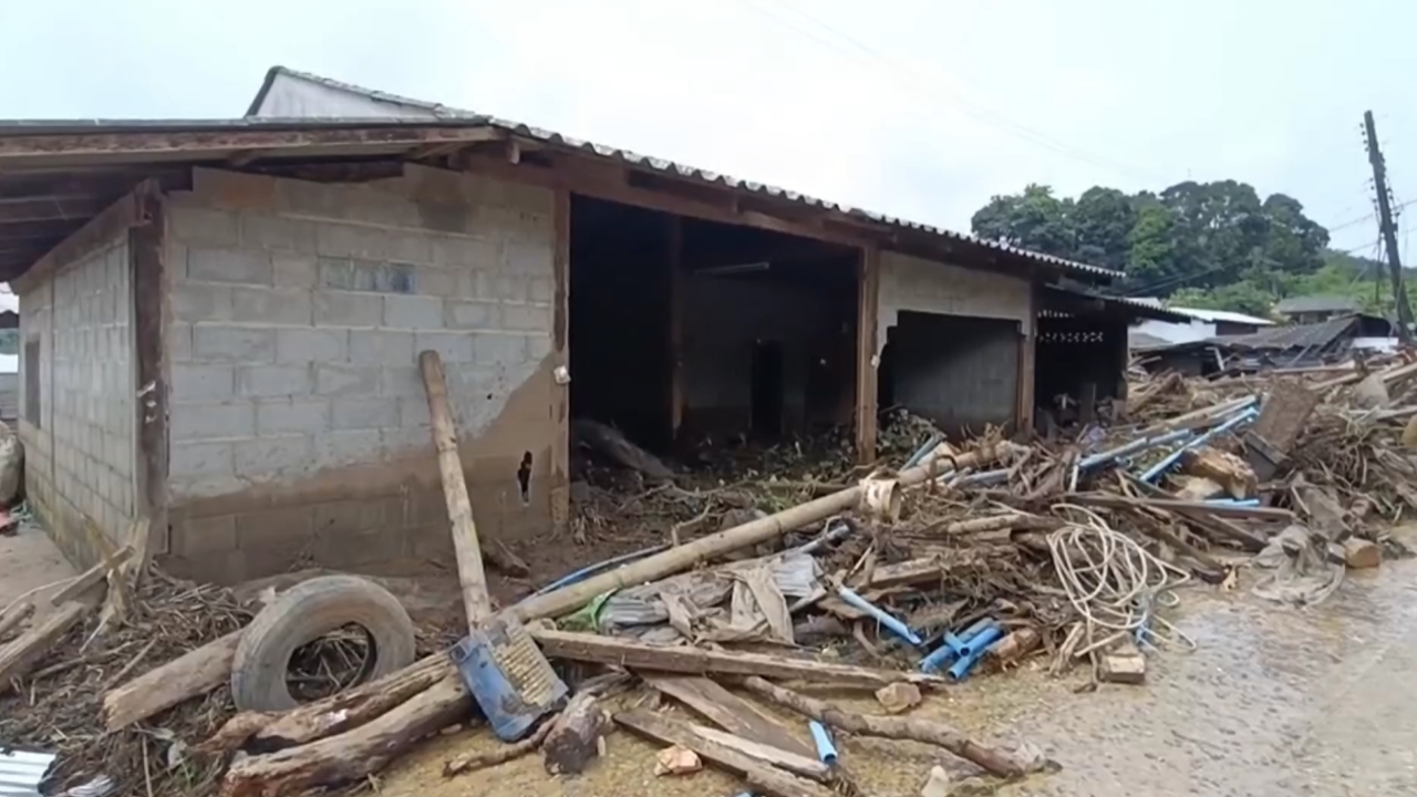 เร่งค้นหาผู้สูญหายดินโคลนถล่มบ้านปางอุ๋ง ยอดผู้เสียชีวิตพุ่งเป็น 6 ศพ