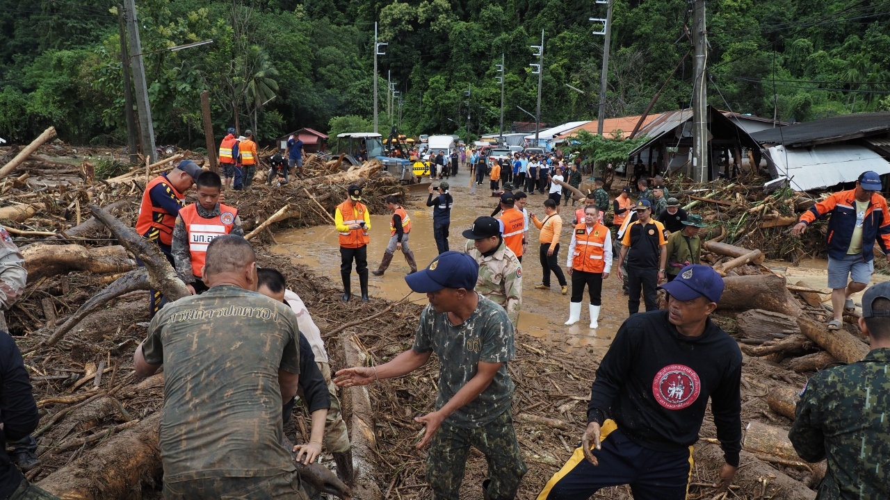 น้ำท่วมแม่ฮ่องสอน เร่งค้นหา 2 ชาวบ้านสูญหาย ยันน้ำมันเชื้อเพลิงไม่ได้ขาดแคลน