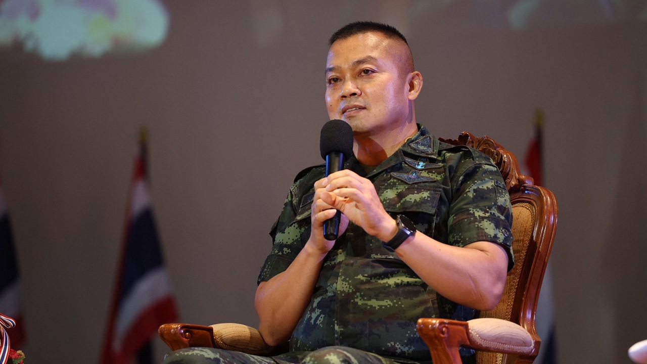 แม่ทัพภาค 2 แนะเด็กๆ มีสติใช้สื่อออนไลน์ ห่วงเสพข้อมูลเท็จสร้างแตกแยก