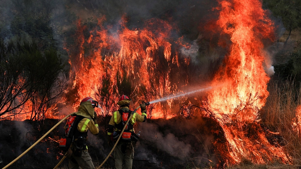 EU ส่งเครื่องบินช่วยสเปนรับมือไฟป่า หลังผู้เสียชีวิตเพิ่มเป็น 3 ศพ