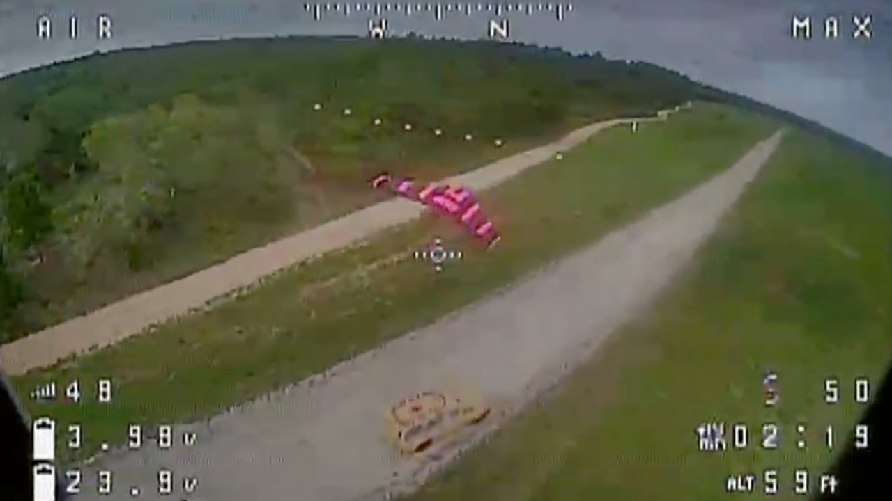 กองทัพสหรัฐฯ เปิดตัว "โดรนสอยโดรน" ระเบิดโดรนศัตรูร่วงกลางอากาศ นับเป็นครั้งแรกที่ทดสอบการใช้งาน