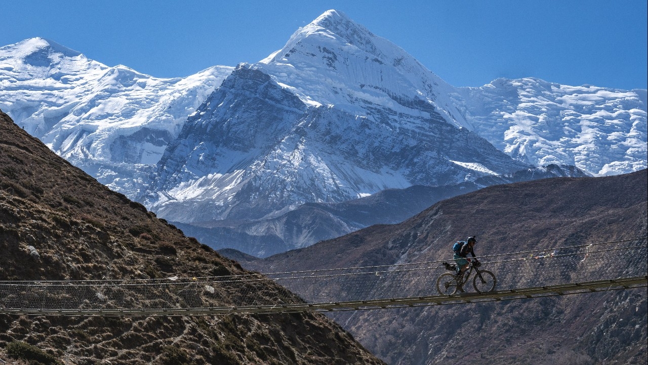 เนปาลเสนอปีนฟรี 97 ยอดเขา ขณะที่นักท่องเที่ยวไปเอเวอเรสต์เพิ่มขึ้น