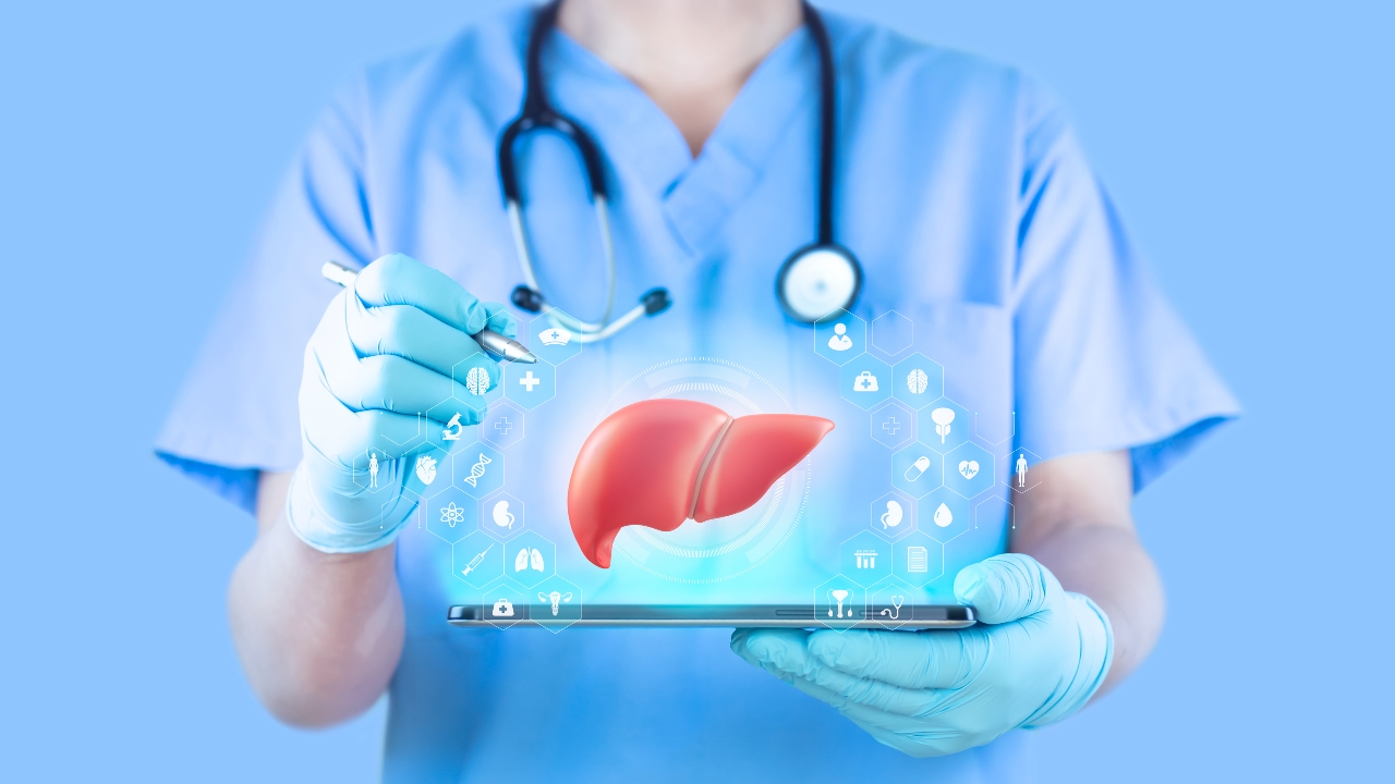 รพ.จุฬาภรณ์แนะคนเกิดก่อนปี 2535 ฉีดวัคซีนไวรัสตับอักเสบบี ลดเสี่ยงมะเร็ง