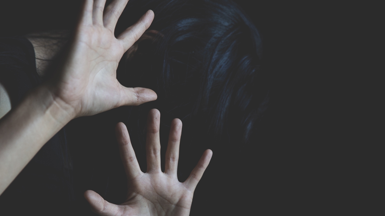 ครูสาวยันเอาเรื่องม.5 ชกน่วม เตะต่อยตีเข่า-ระบมอับอายอยากลาออก