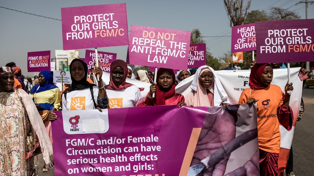 ชาวแกมเบียเดือด ทารกหญิงเสียชีวิต หลังรับการขลิบอวัยวะเพศ