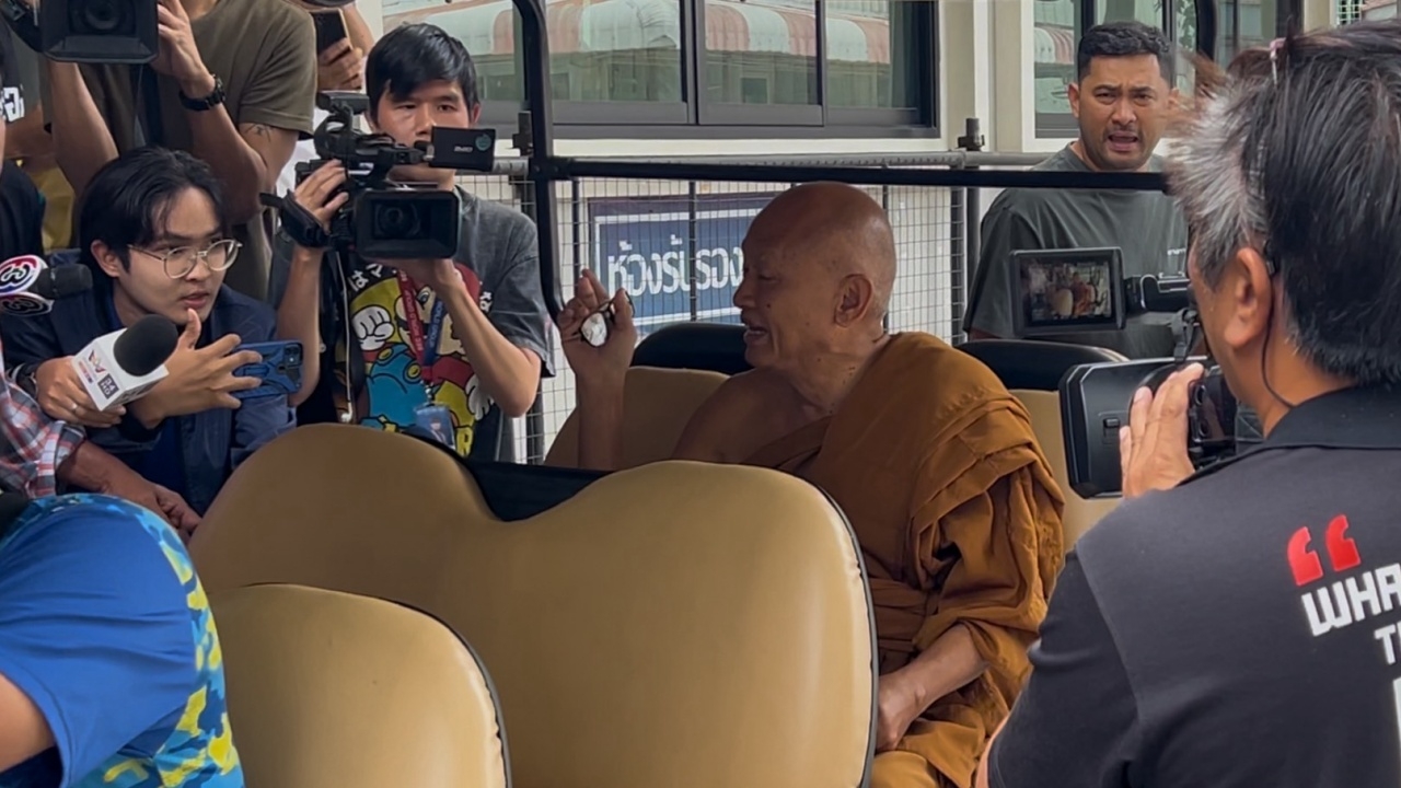 "วัดพระบาทน้ำพุ" ประชุมเข้ม ยังอุบแจงรายละเอียด "หลวงพ่อ" ไม่มีกิจนิมนต์