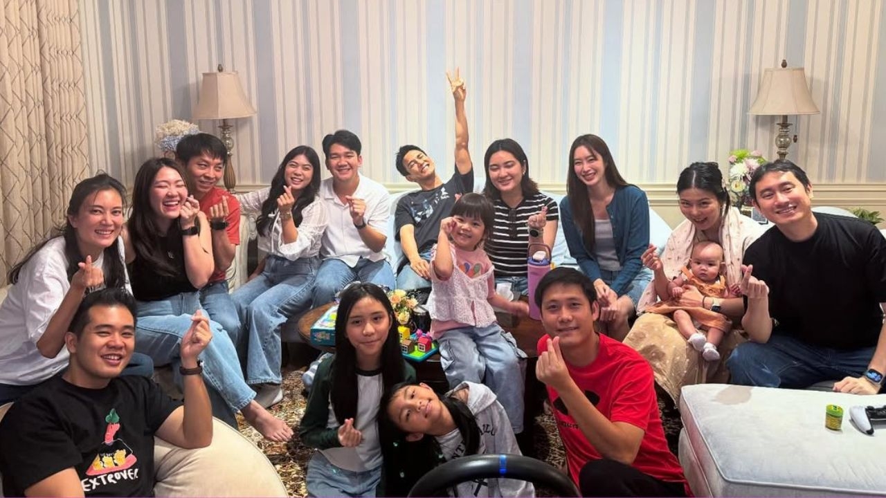 กัน นภัทร ชวนคนสนิทฉลองคอนโดใหม่ คนจับตาภาพ ฐิสา วริฏฐิสา ร่วมเฟรมด้วย