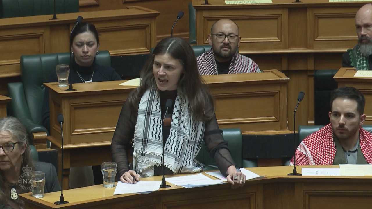 สส.ถูกขับออกจากรัฐสภานิวซีแลนด์ หลังวิจารณ์ฝ่ายตรงข้าม "ไร้หัวใจ" จากข้อเสนอคว่ำบาตรอิสราเอล