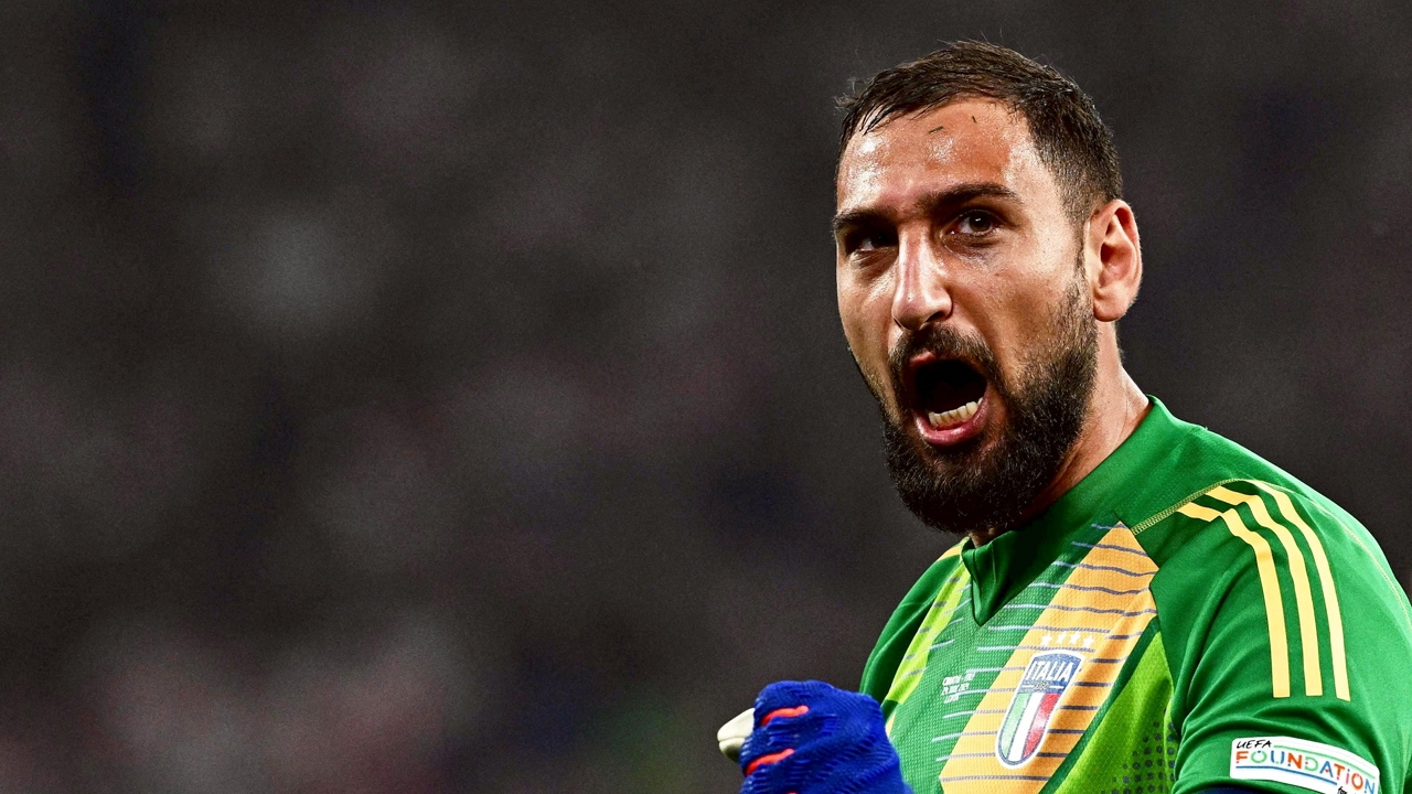 แมนยูฯ ว่าไง "ทีมแรก" มาแล้ว ติดต่อคว้า "ดอนนารุมม่า" หลังประกาศลา "เปแอสเช"