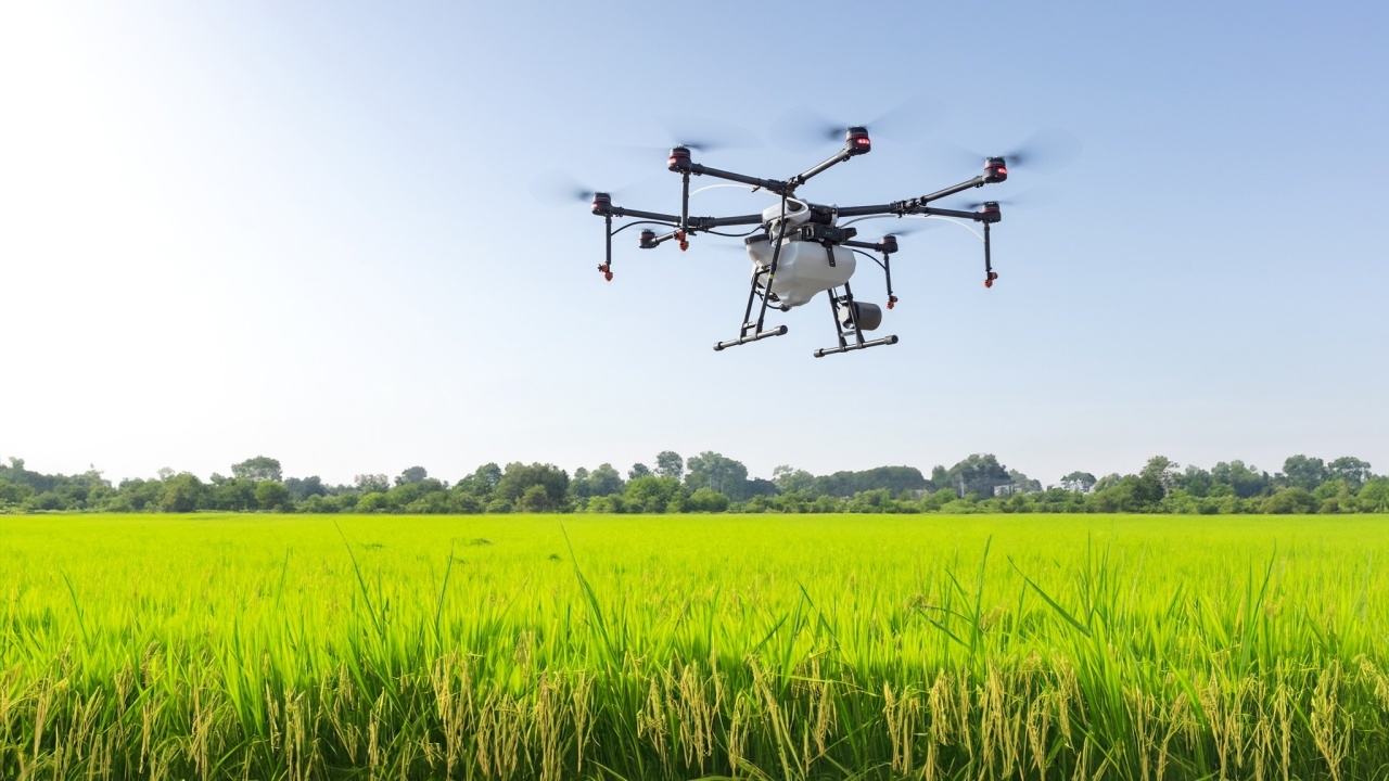 กพท. ขอความร่วมมือ "นักบินโดรนเกษตร" ขึ้นทะเบียนตัวโดรน เพื่อให้เป็นไปตามกฎหมาย