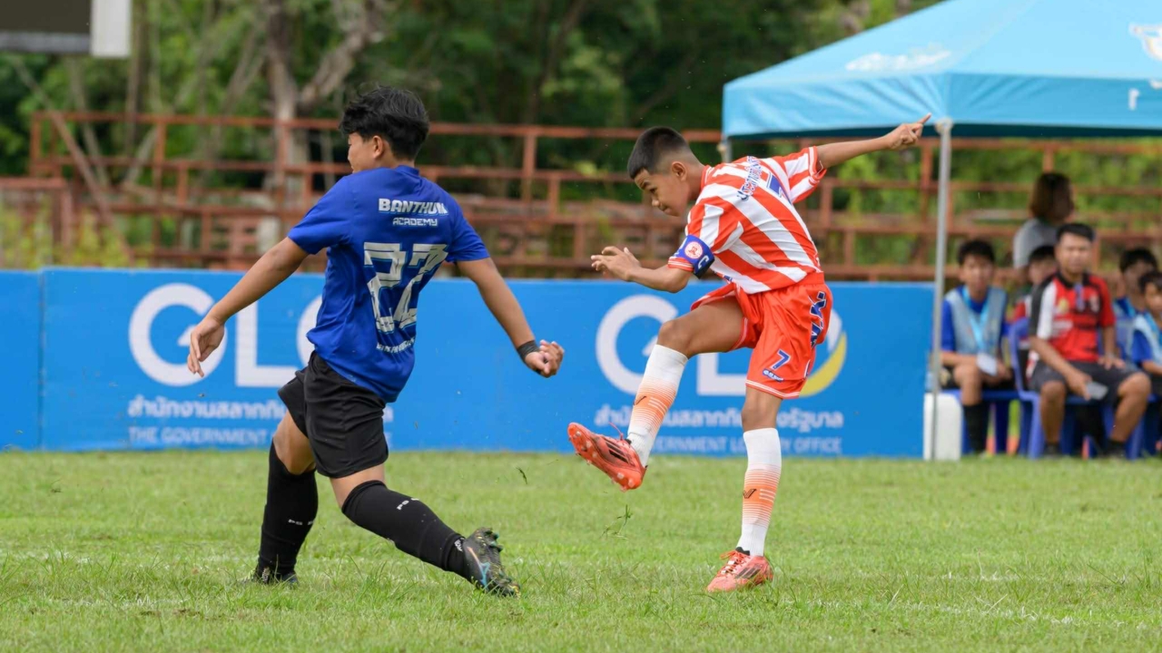 พิชญบัณฑิต U13 - พระยืนวิทยาคาร U15 นำทัพผ่านเข้ารอบ GLO Cup 2025 อีสานบน วันแรก