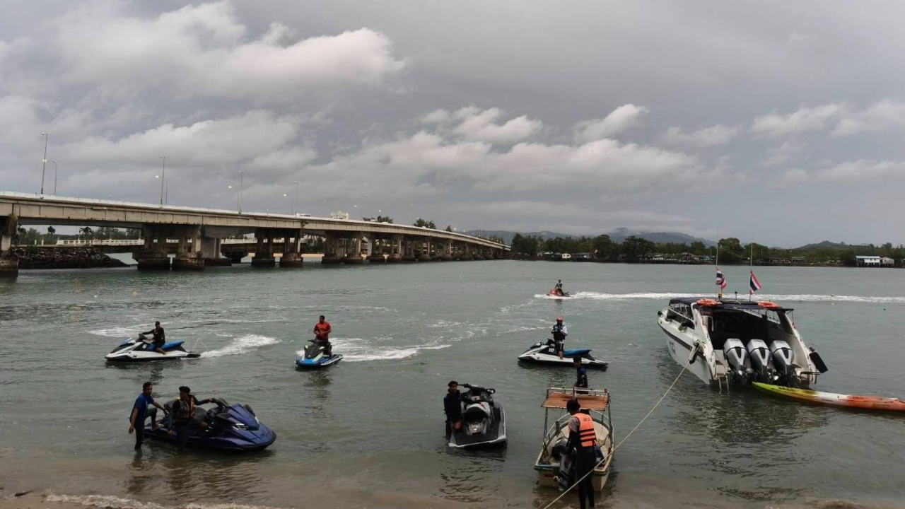 พบร่างแล้ว หนุ่มพนักงานร้านขายมือถือ วัย 26 ปี กระโดดสะพานสารสินสูญหาย
