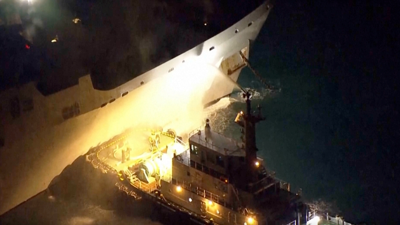 ไฟไหม้เรือรบสหรัฐฯ ใกล้ฐานทัพเรือโอกินาวา กะลาสีเรือเจ็บเล็กน้อย 2 นาย