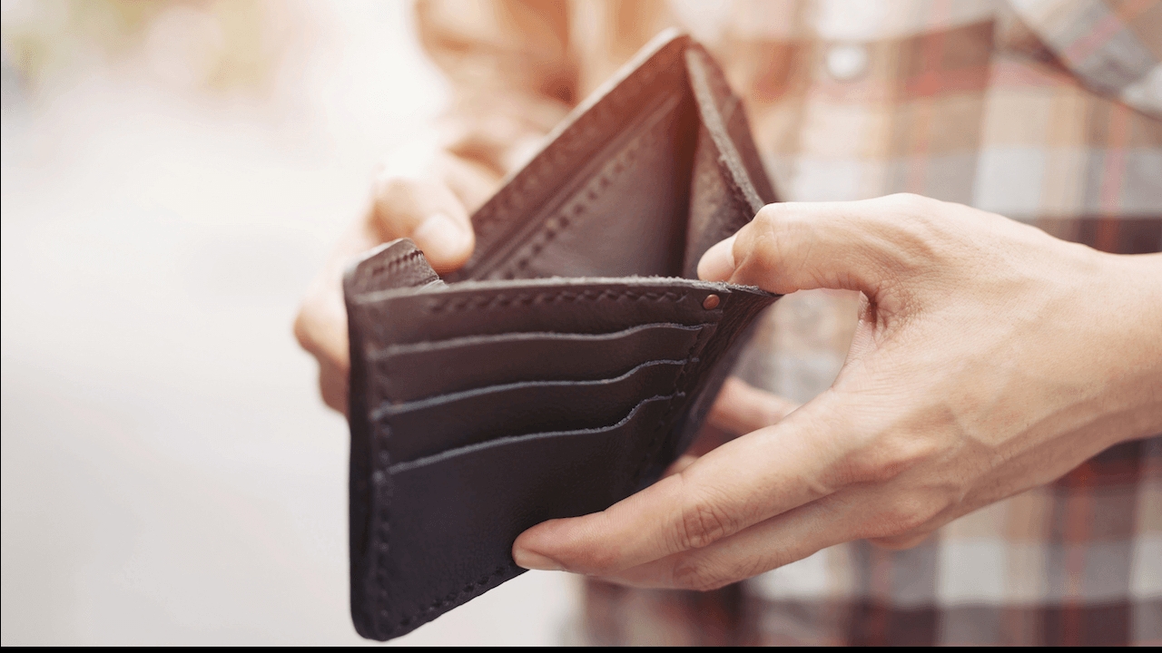 สินเชื่อระบบธนาคารพาณิชย์ไตรมาส 2 ติดลบ 0.9% ธปท.สุดห่วง SME กู้ยาก-หนี้เสียพุ่ง-ซมพิษภาษีทรัมป์