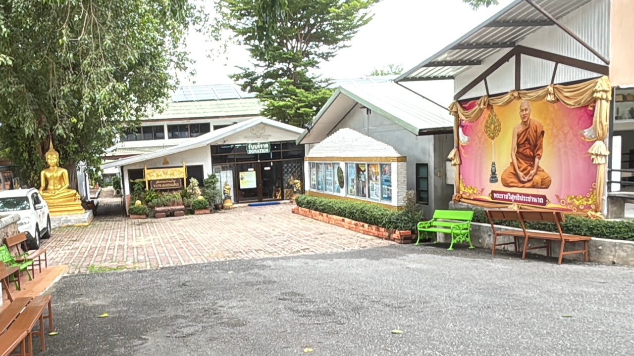 "หลวงพ่ออลงกต" เจ้าอาวาสวัดพระบาทน้ำพุ เลื่อนแถลงข่าวออกไปอย่างไม่มีกำหนด