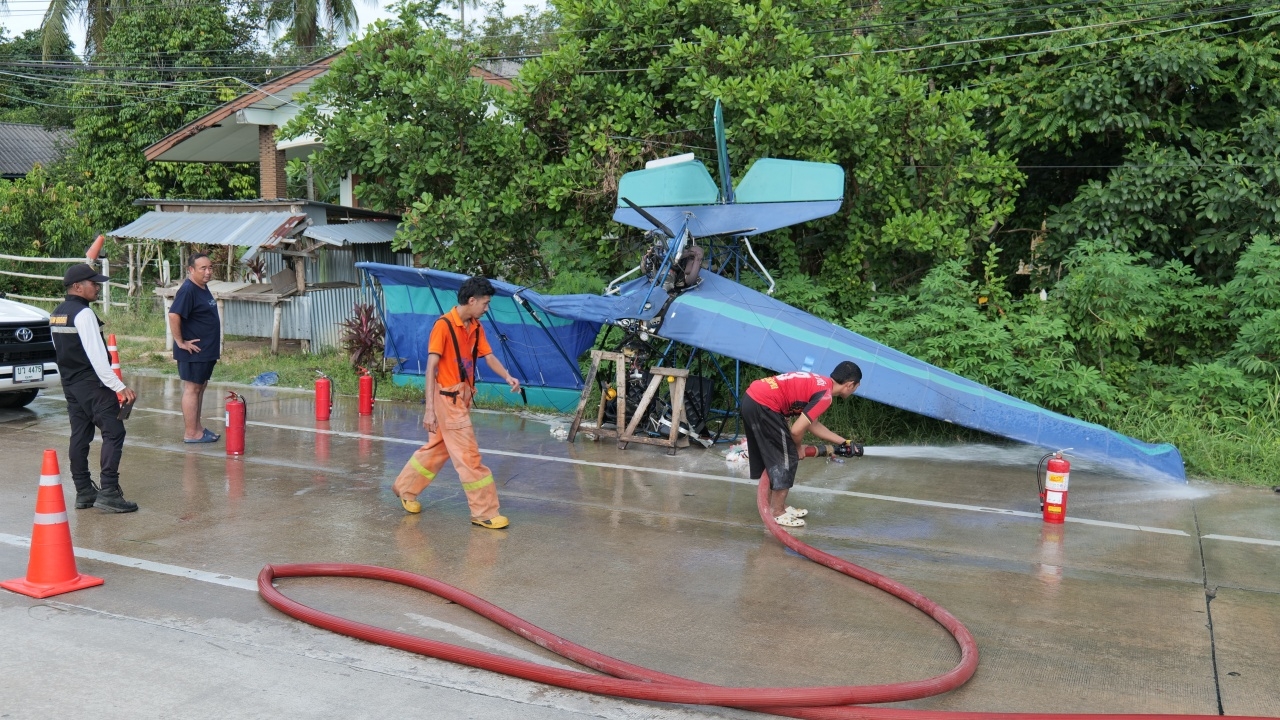 อัปเดต "เครื่องบินเล็ก" ตกริมข้างทาง ครูฝึกเจ็บสาหัส ลูกศิษย์ต่างชาติเจ็บเล็กน้อย