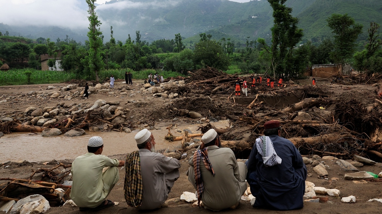 เหยื่อน้ำท่วม-ดินถล่มปากีสถานพุ่ง 340 ศพ สูญหายอีกหลายร้อยคน