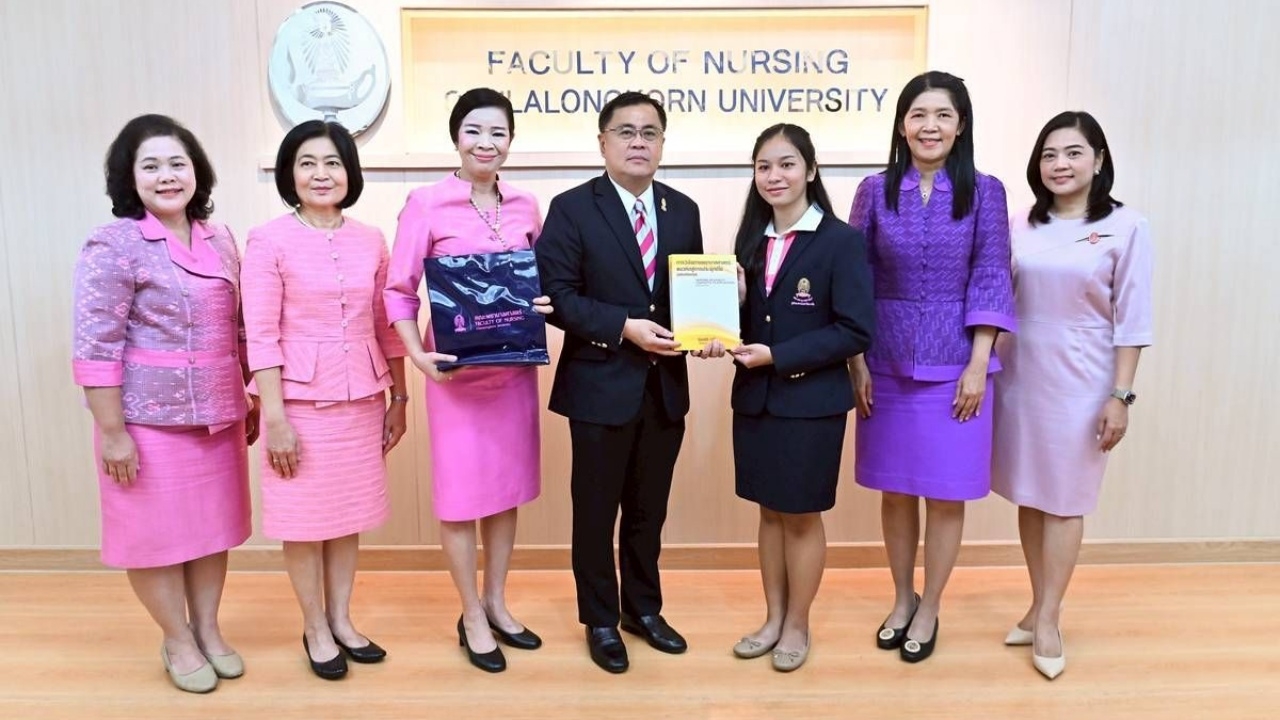 จุฬาฯ มอบทุน ป.โท ภรรยา "ส.อ.อัมรินทร์" ทหารกล้าชายแดน สานฝันการเป็นพยาบาลจิตเวช