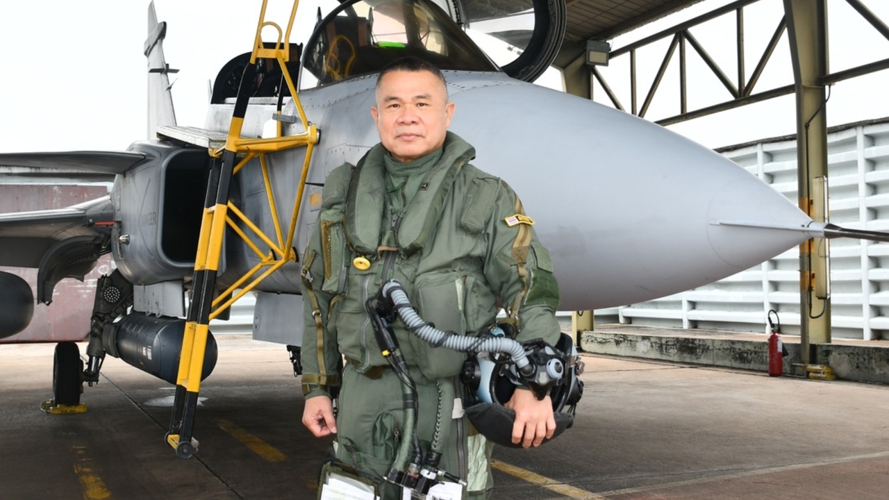 ผบ.ทอ. บินไปสวีเดน ลงนามจัดซื้อ “กริพเพน E/F” 25 ส.ค. นี้ ไทยได้ชดเชย 1 แสนล้าน