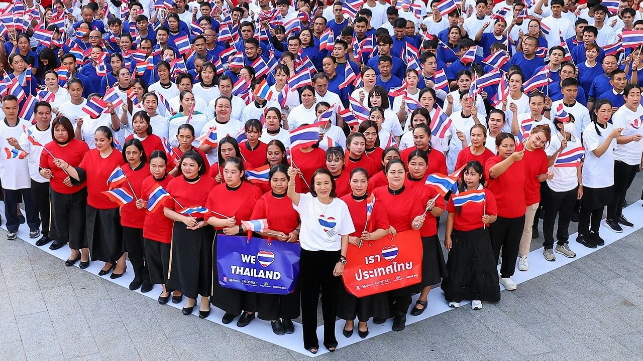 เดอะมอลล์ กรุ๊ป จัดแคมเปญ WE LOVE THAILAND รวมพลังน้ำใจมอบสิ่งของจำเป็นให้รั้วของชาติ