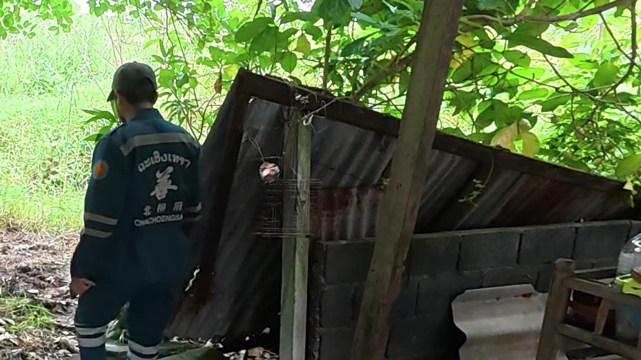 ชาวเมียนมาวัย 68 ปี วูบล้มดับ หลังขุดหลุมฝังร่างหมาที่เลี้ยงมานานกว่า 10 ปี