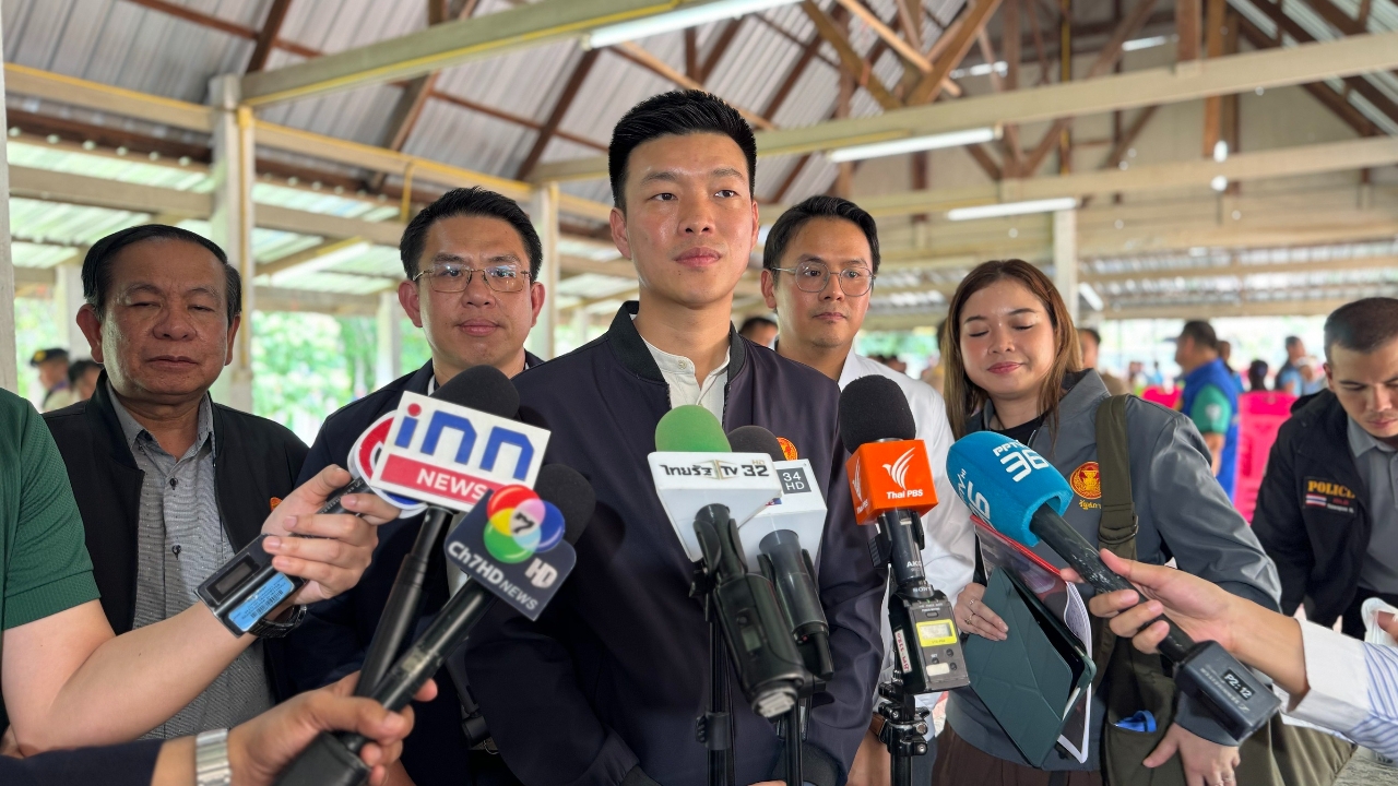 "ณัฐพงษ์" พา สส.ประชาชนบุกชายแดน ชาวบ้านสุดทนเรียกร้องอย่าไปสงสารกัมพูชา