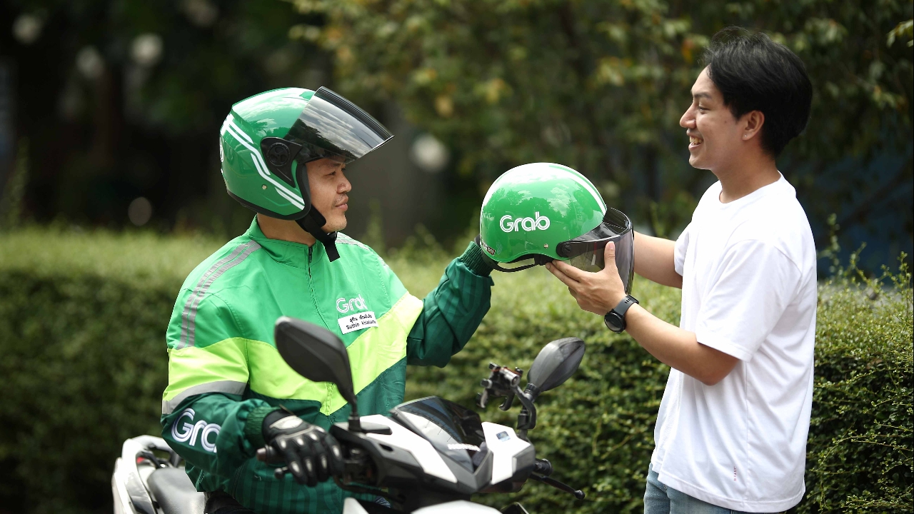 แจกหมวกกันน็อค 6,000 ใบ ให้ผู้โดยสาร GrabBike ใน 5 หัวเมืองใหญ่