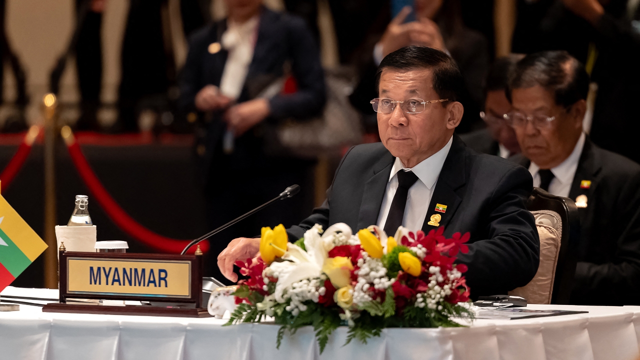 "มิน อ่องหล่าย" ทุ่มกว่า 108 ล้านบาทเซ็นสัญญาจ้างบ.ล็อบบี้ หวังฟื้นความสัมพันธ์เมียนมา-สหรัฐฯ