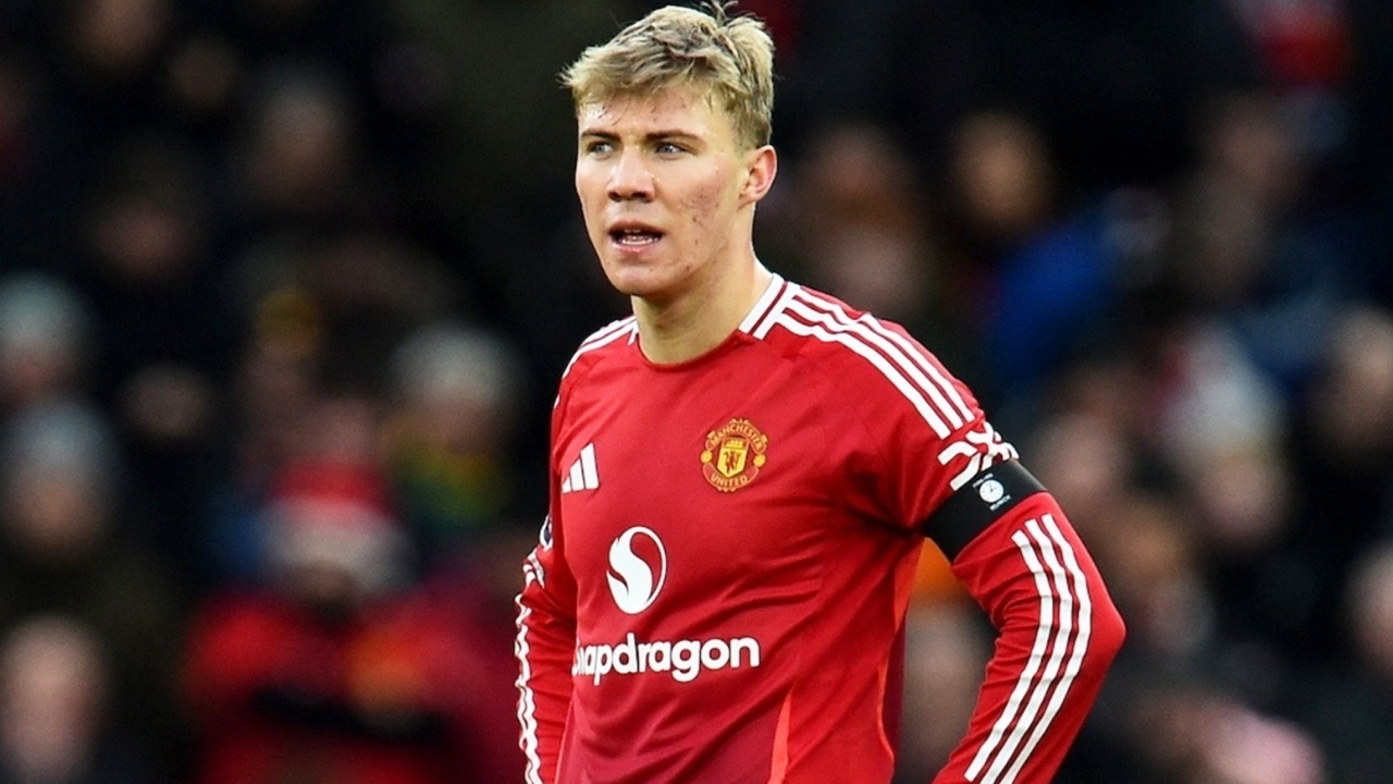 ปฏิกริยา “ฮอยลุนด์” หลัง แมนยูฯ ปิดดีลคว้า “เซสโก้” เสี่ยงหลุดกองหน้าตัวจริง