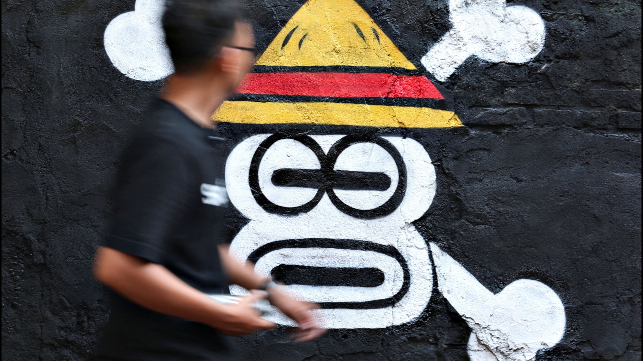 ชาวอินโดนีเซียใช้ธงหัวกะโหลก "วันพีซ" เป็นสัญลักษณ์การประท้วงรัฐบาล