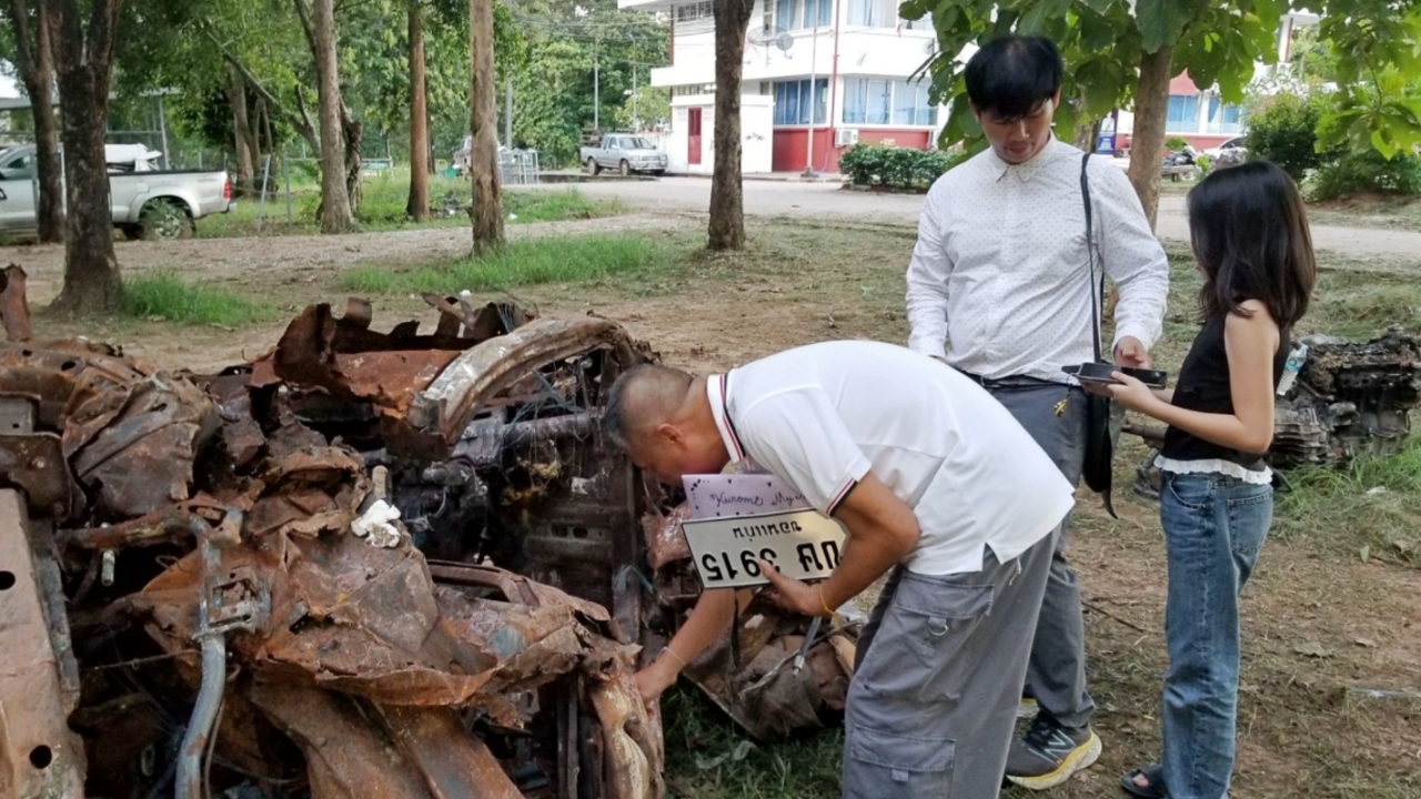 เจ้าของรถตกเหวที่พิษณุโลก เข้าพบตำรวจ ไม่เชื่อกระดูกในรถเป็นของสาวผู้เช่า