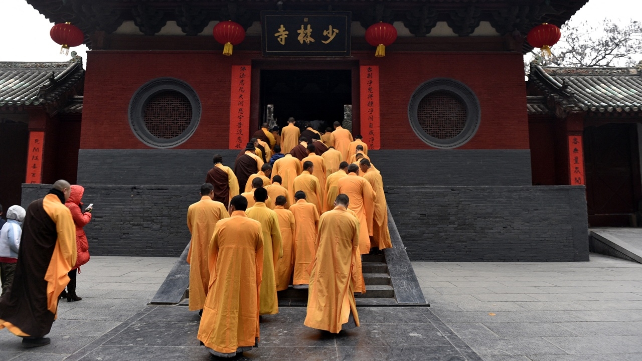 เจ้าอาวาสใหม่วัดเส้าหลิน สั่งเปลี่ยนกฎ-ลดใช้มือถือ พระ-เจ้าหน้าที่แห่ลาออก