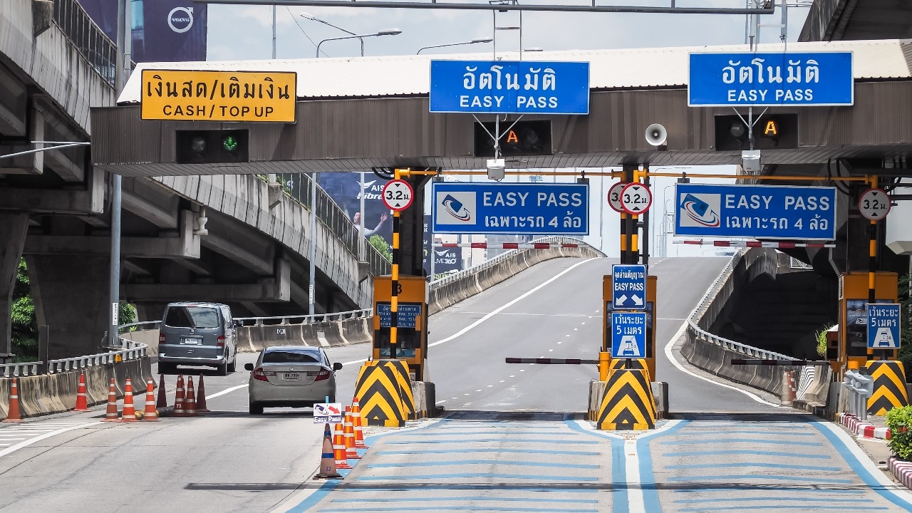 วันแม่ 2568 รัฐบาลเปิดให้ขึ้นทางด่วนฟรี 3 สายทาง รวม 63 ด่าน ช่วงวันหยุดยาว 4 วัน