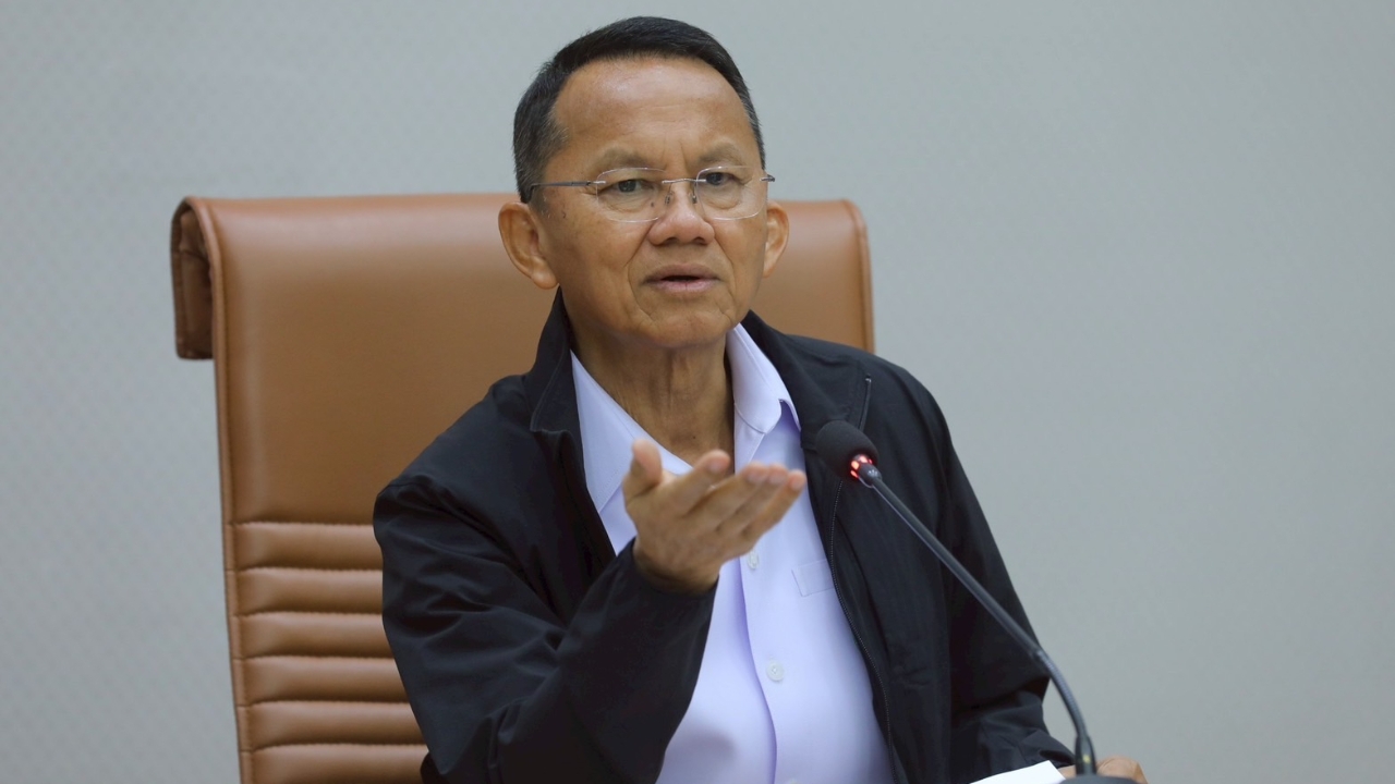 "สมศักดิ์" สั่งรับมือพิษสุนัขบ้า ย้ำปี 68 ตายแล้ว แนะยึดหลักหาหมอฉีดวัคซีนให้ครบ