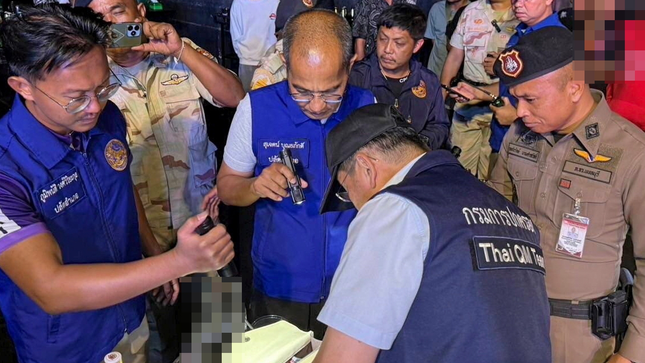 ทลายผับดังปากเกร็ด พบฉี่ม่วง 16 คน นักเที่ยว 300 เต้นสุดมันส์ เปิดเกินเวลา เสนอปิด 5 ปี