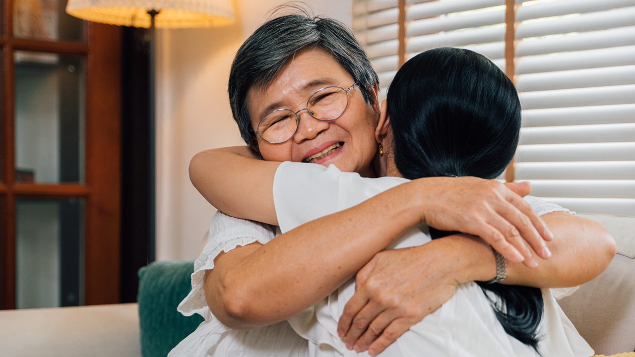 ขอขมากรรมบุพการี 12 ส.ค. ล้างเท้า หรือจุดธูป 36 ดอก ขอความสำเร็จรุ่งเรือง