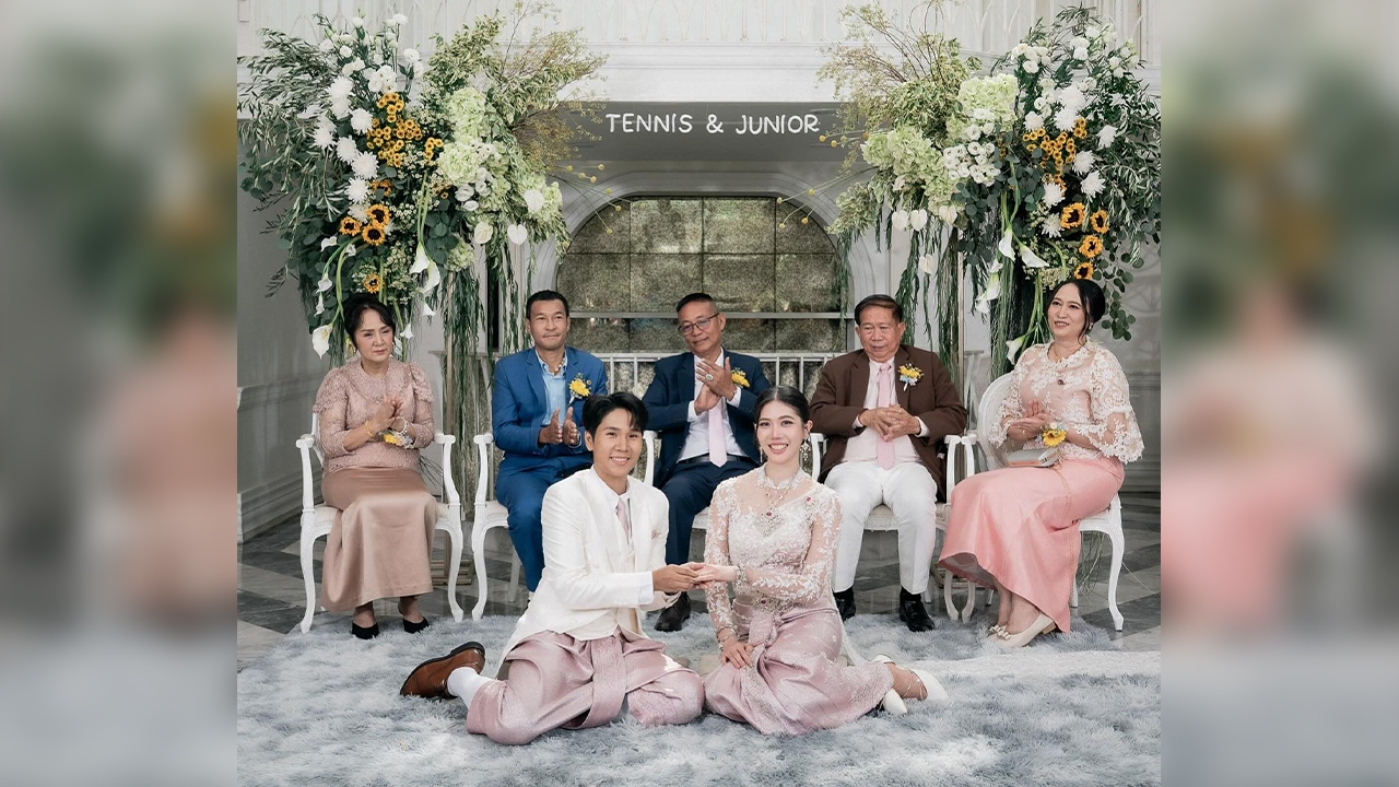 “น้องเทนนิส” เปิดใจหลังควงคู่ “จูเนียร์” เข้าพิธีวิวาห์ ลั่นรอวันนี้มา 10 ปี