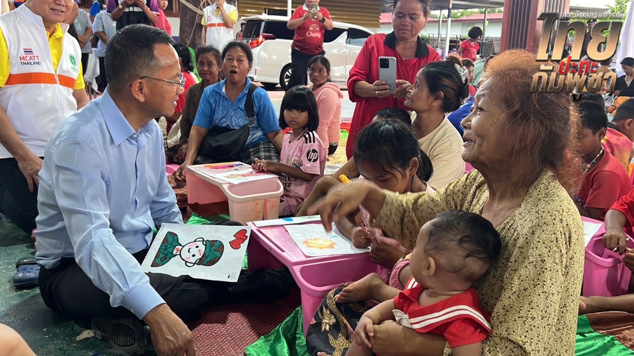 “สมศักดิ์” นำทีมให้กำลังใจชาวศรีสะเกษ ประชาชนทยอยกลับภูมิลำเนา พบยังเครียด