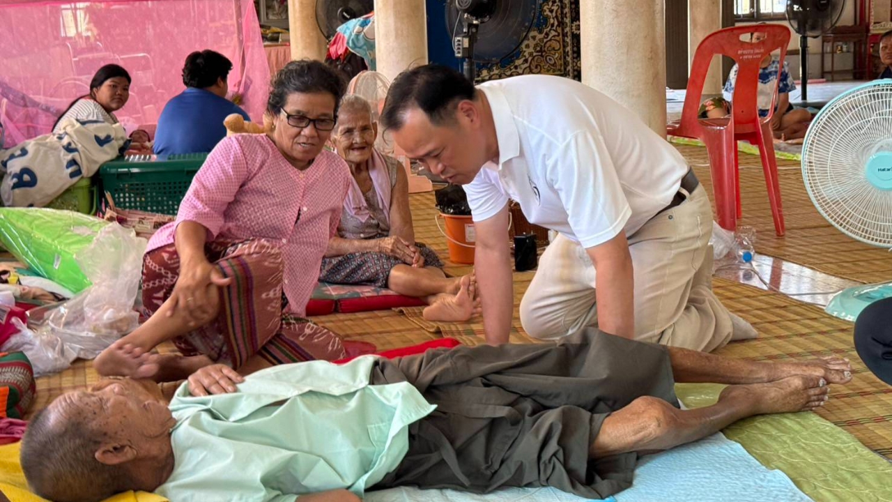 "อนุทิน-ซาบีดา" ให้กำลังใจชาวบ้าน - เจ้าหน้าที่ จากปัญหาความขัดแย้งไทย - กัมพูชา