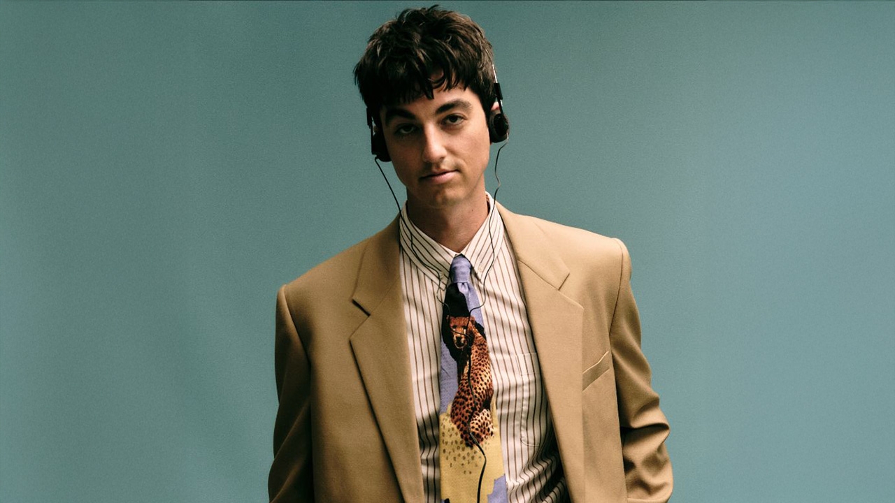 elijah woods ปล่อยเพลงใหม่ ‘Ghost On The Radio’ เตรียมปล่อยอัลบั้มเต็มตุลานี้