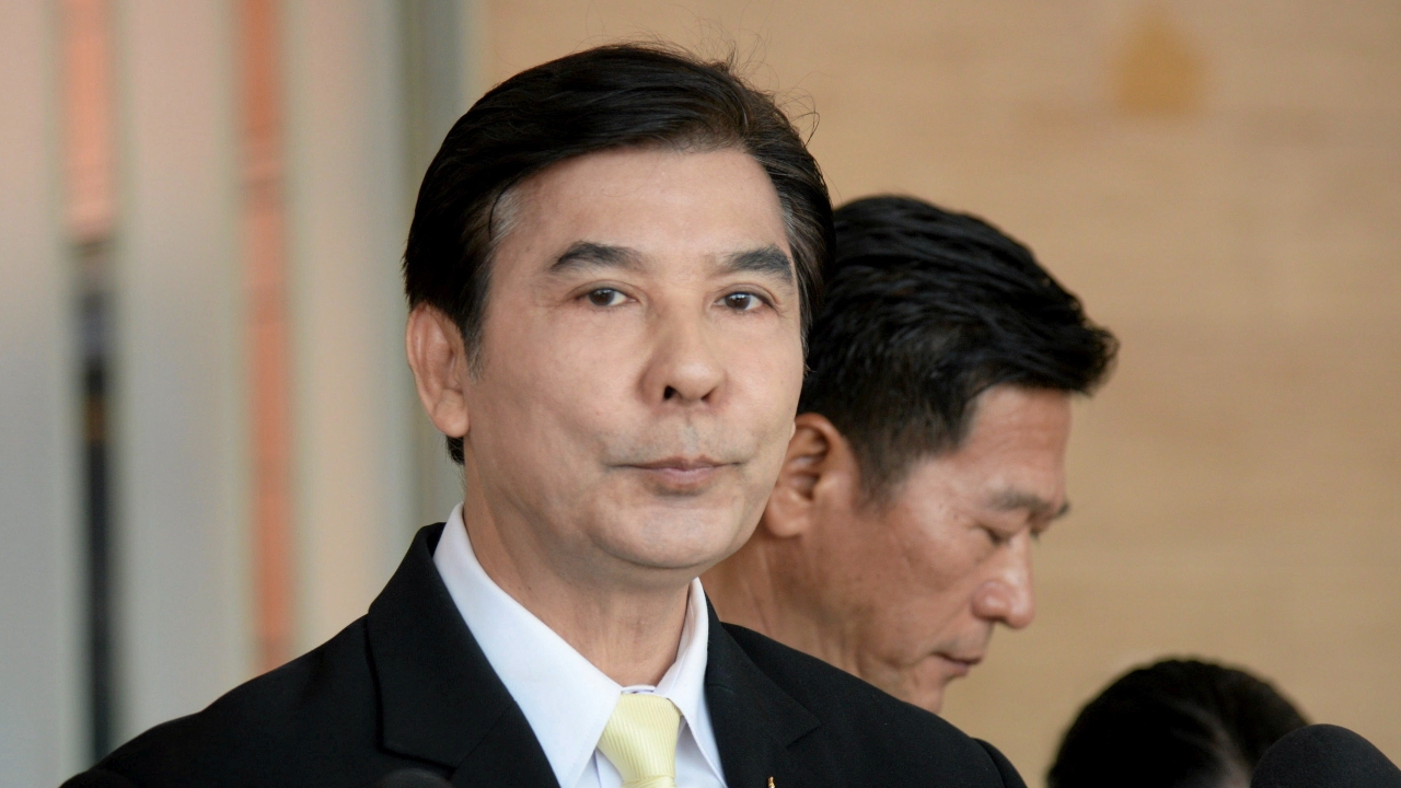 “พร้อมพงศ์” แนะจับตาม็อบวันนี้ “สนธิ” ขึ้นเวทีหรือไม่ หลังลือหนักบาดหมาง “จตุพร”