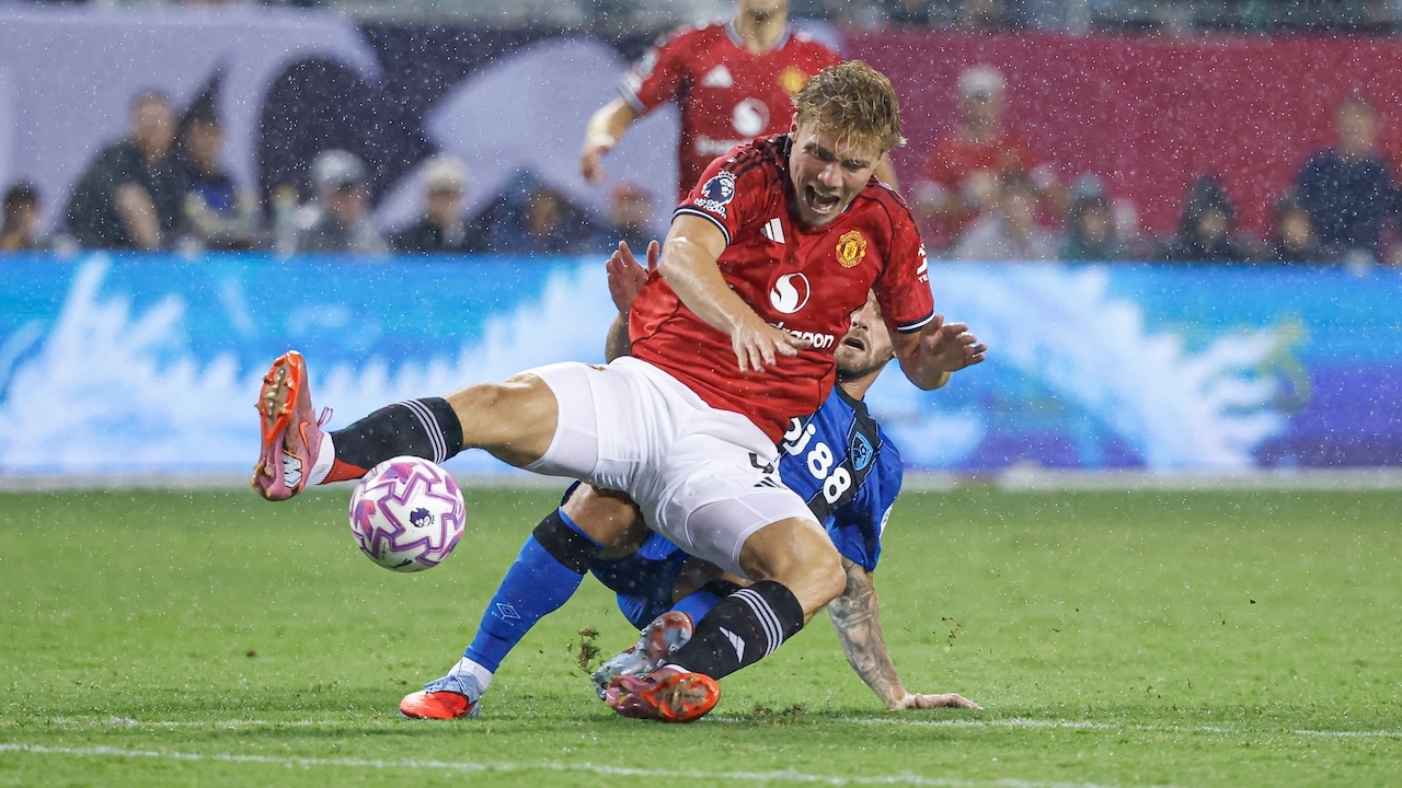 ขาดทุนยับ แมนยูฯ ตั้งราคาขาย ฮอยลุนด์ เรียบร้อยแล้ว