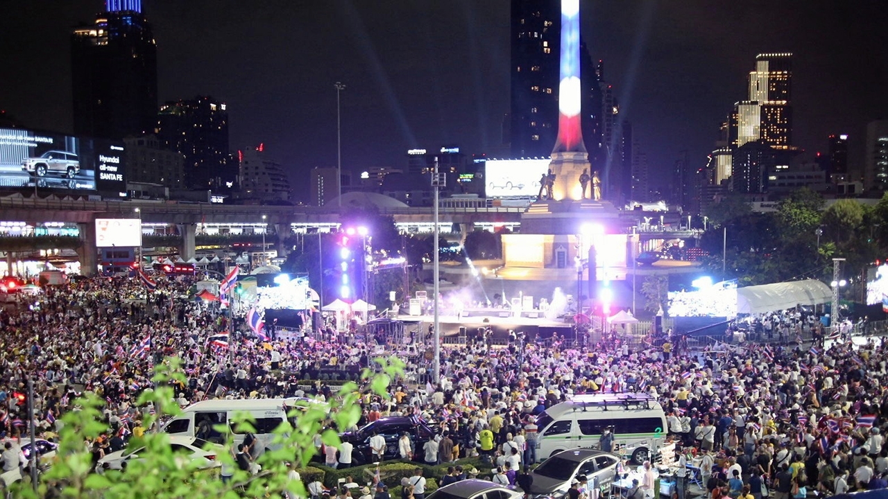 ชูปกป้องอธิปไตย ม็อบไล่อิ๊งค์ออก ขอพรรคร่วมถอนตัว อนุทิน โต้มท.สั่งยึดคืนเขากระโดง