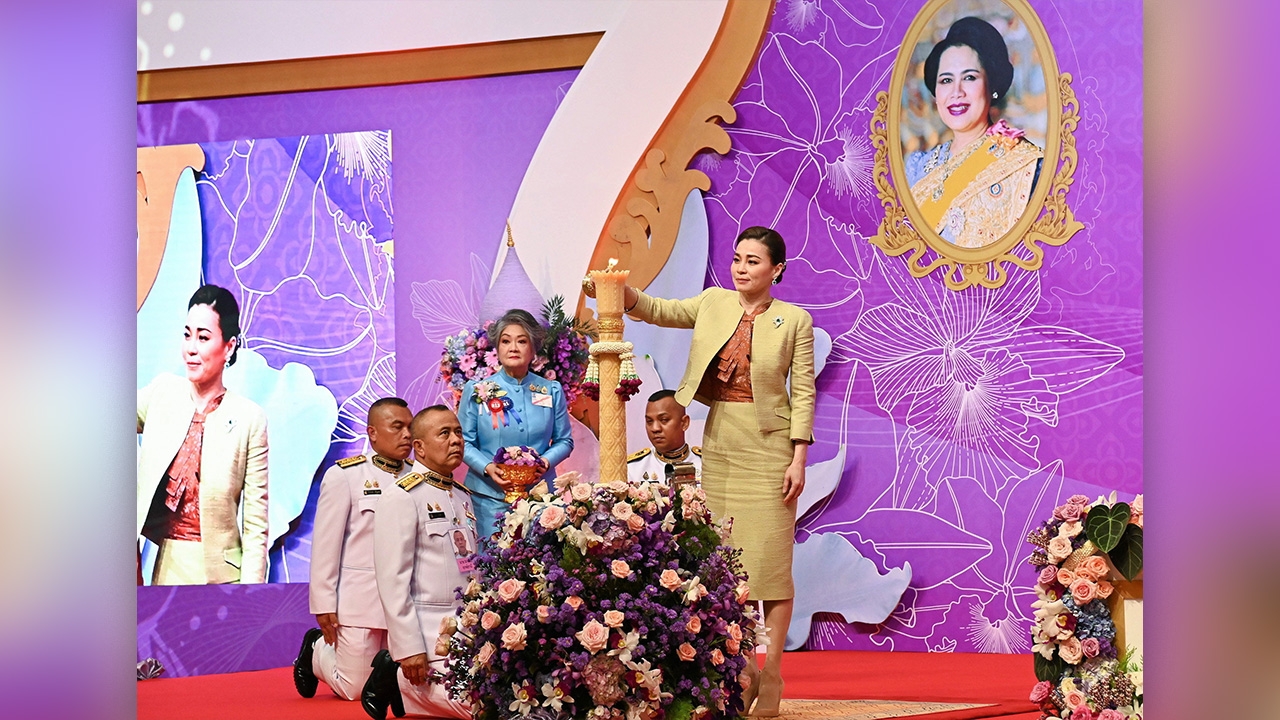 สมเด็จพระนางเจ้าสุทิดา ทรงแนะสตรีไทยพัฒนาตนเอง รู้เท่าทันสื่อรู้กฎหมาย ใช้เทคโนโลยีอย่างสร้างสรรค์