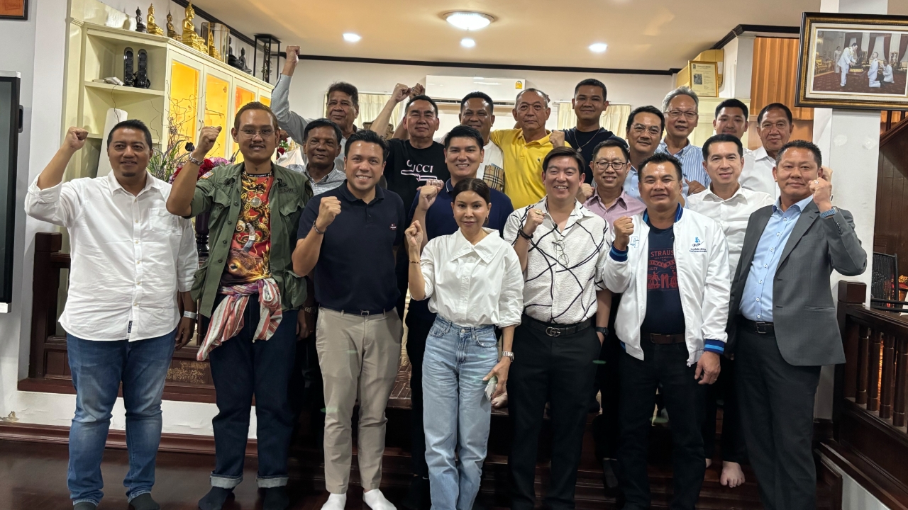 21 สส.ปชป. ให้คำมั่น “เฉลิมชัย” ไม่ย้ายพรรค หลังมีกระแสแกนนำ-บ้านใหญ่ถูกดีล