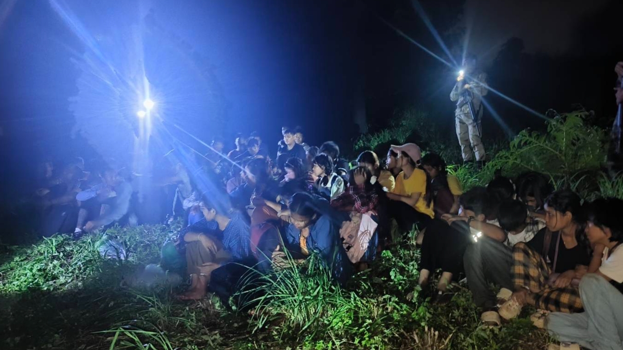 จับเมียนมาหลบหนีเข้าเมือง แทนที่แรงงานกัมพูชาในกรุงเทพฯ แห่กลับประเทศ