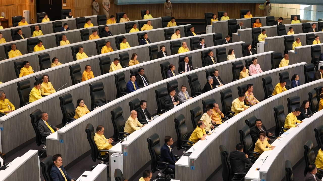 สว.อิสระ จ่อยื่นศาลรัฐธรรมนูญ สอบ 136 สว. ปมฮั้วเลือก สว. พรุ่งนี้