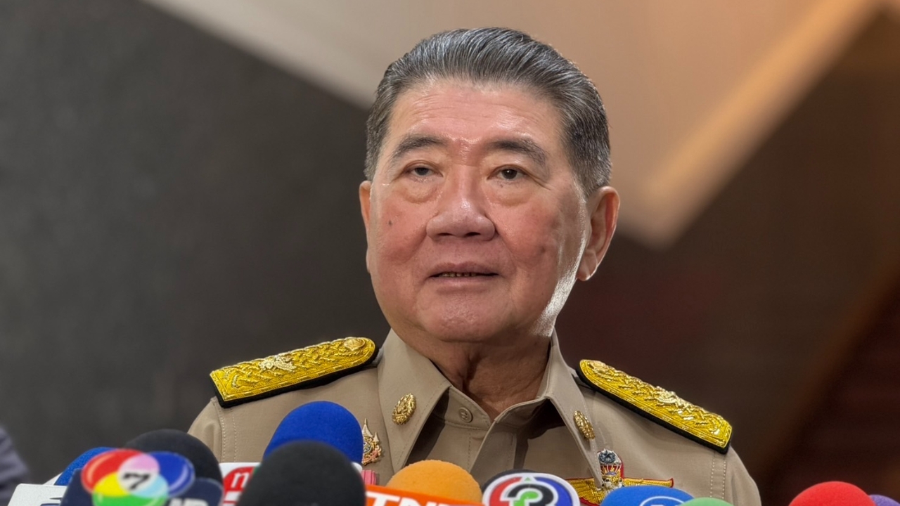 "ภูมิธรรม" อุบไต๋ตั้ง "อธิบดีที่ดิน" เข้า ครม. พรุ่งนี้ รับกำลังเกลี่ยตำแหน่งผู้ว่าฯ อยู่